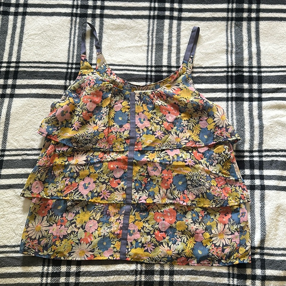 Eliot 100% silk floral ruffle tiered tank size small